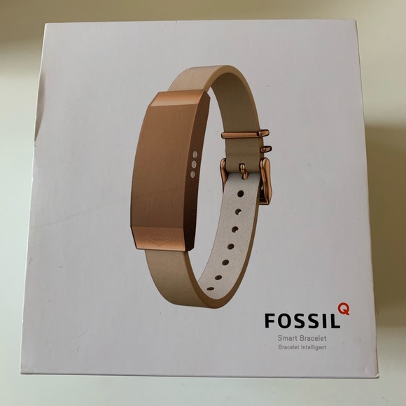 smart bracelet fossil